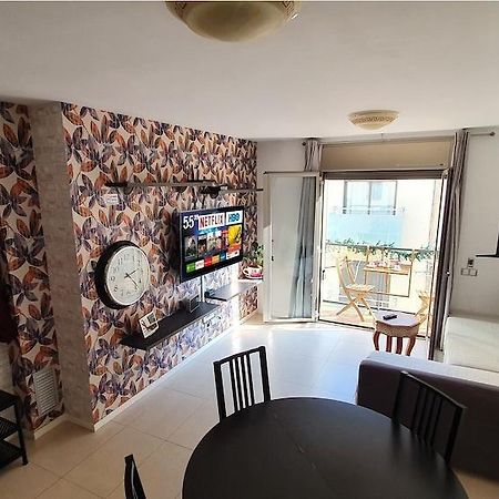 Apartamentos Atico Airport Barcelona, Terraza Y Barbacoa Viladecáns Eksteriør bilde