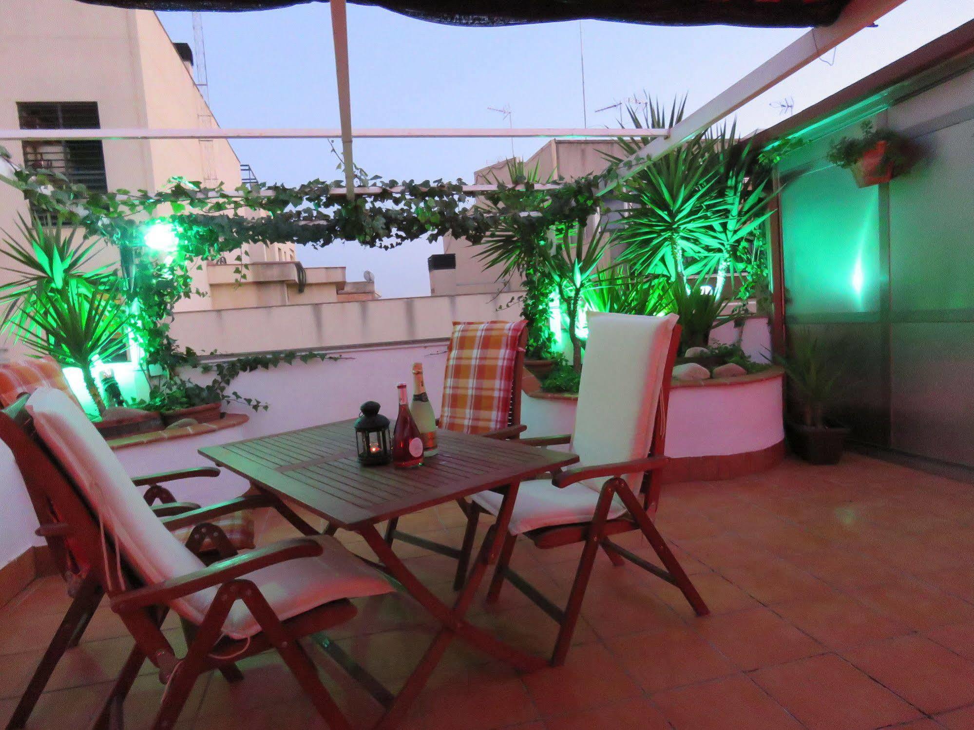 Apartamentos Atico Airport Barcelona, Terraza Y Barbacoa Viladecáns Eksteriør bilde