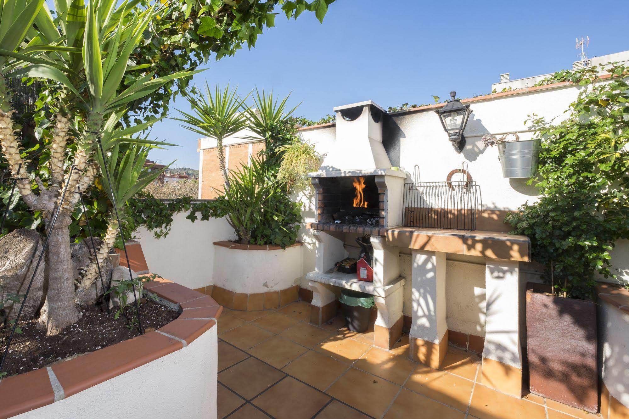 Apartamentos Atico Airport Barcelona, Terraza Y Barbacoa Viladecáns Eksteriør bilde