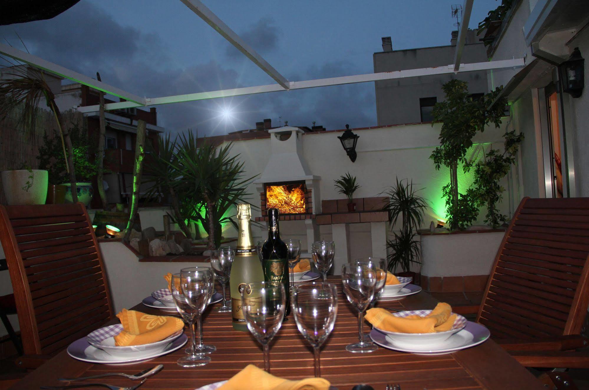 Apartamentos Atico Airport Barcelona, Terraza Y Barbacoa Viladecáns Eksteriør bilde