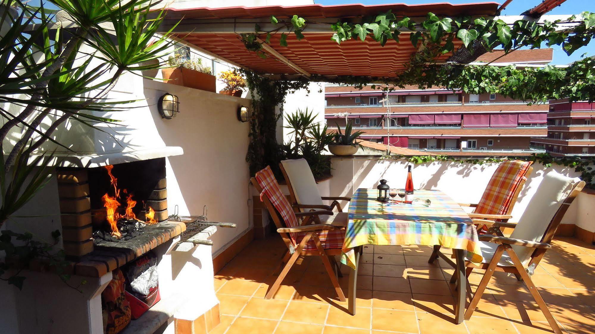 Apartamentos Atico Airport Barcelona, Terraza Y Barbacoa Viladecáns Eksteriør bilde